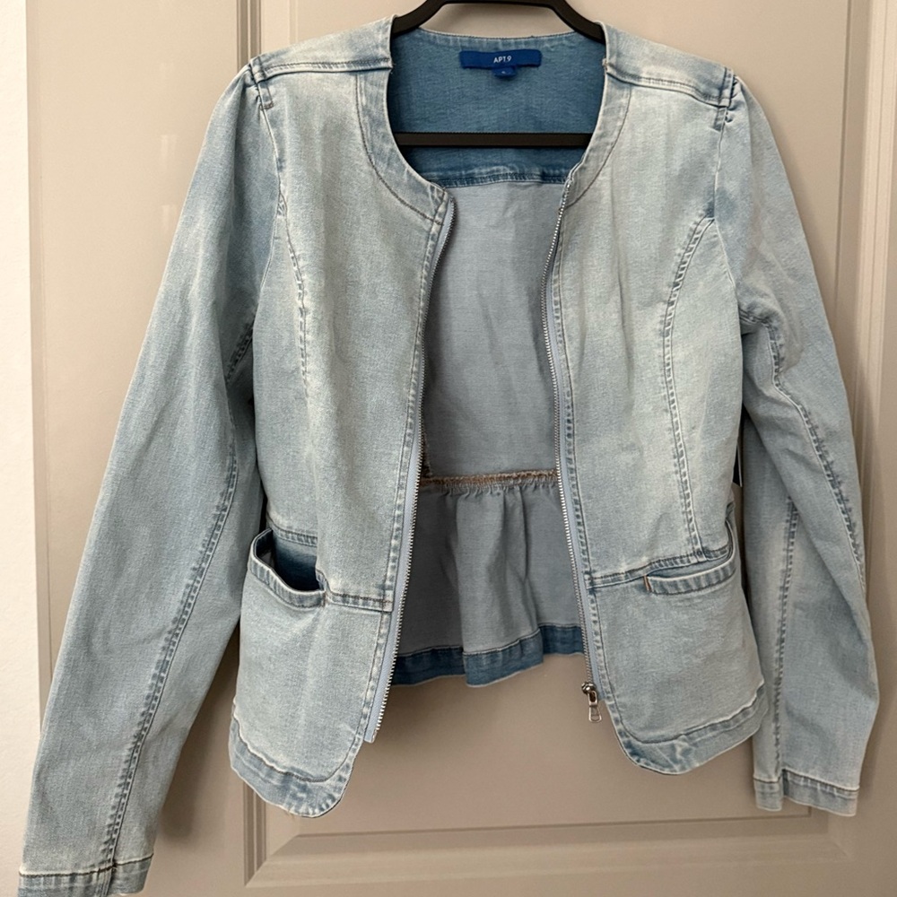 Apt 9 Light Wash Denim Jacket